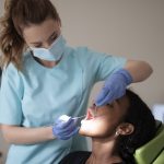 Pensa em cursar odontologia Conheça áreas de atuação 