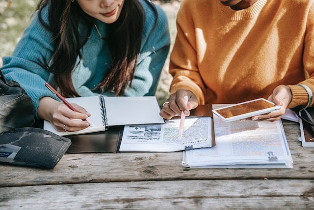 Aprenda como evitar e não cometer o Plágio Acadêmico