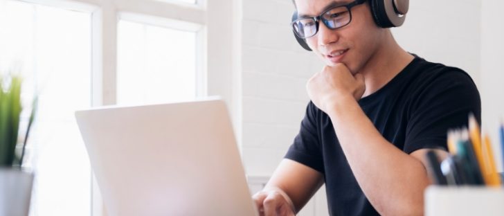 cursos gratuitos para jovens do ensino fundamental